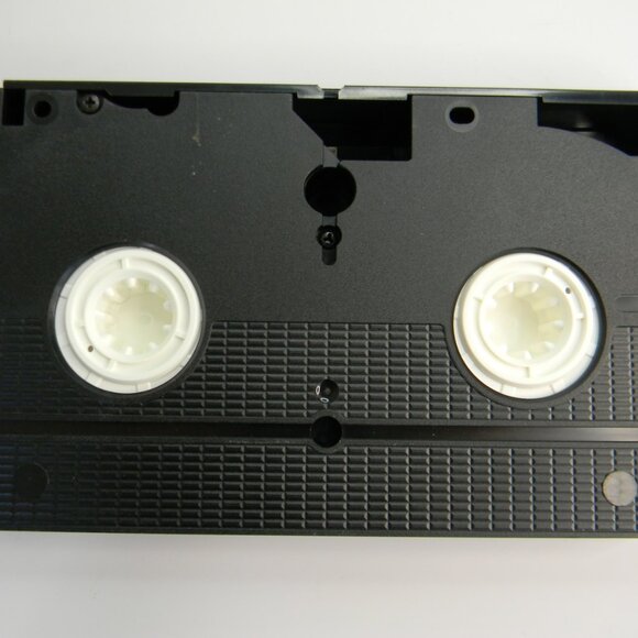 Vintage Disney The Rescuers Black Diamond Classic VHS - Picture 7 of 7